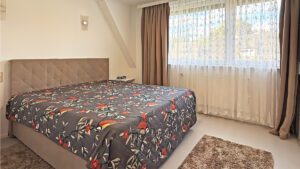 Zimmer 4, Obergeschoss