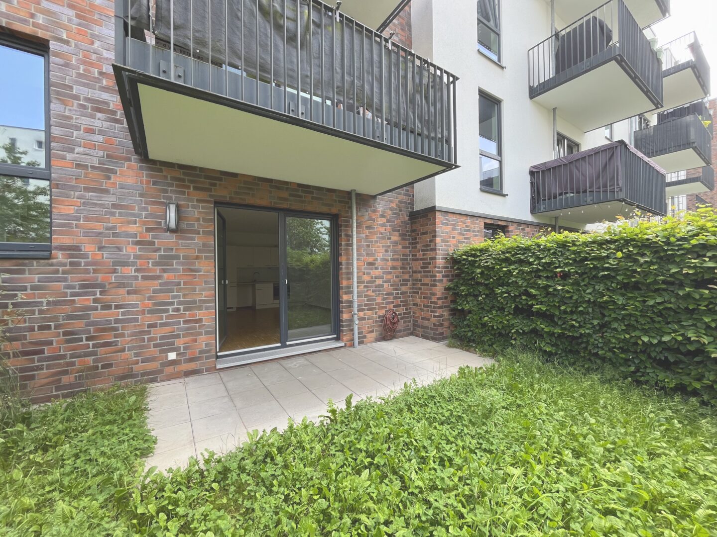 Terrasse abgehend vom Wohnzimmer