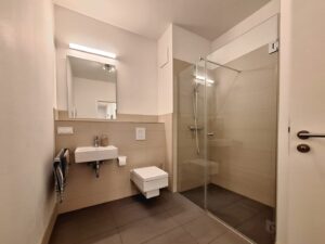 Beispielbild Duschbadezimmer