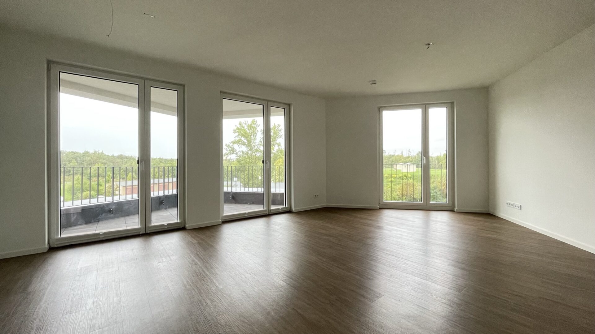 Wohnzimmer + Balkon