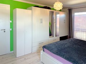 Schrankseite im Schlafbereich