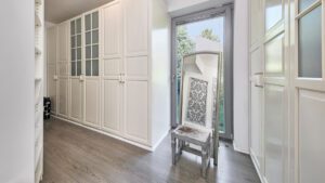 Schlafzimmer mit Ankleide, OG