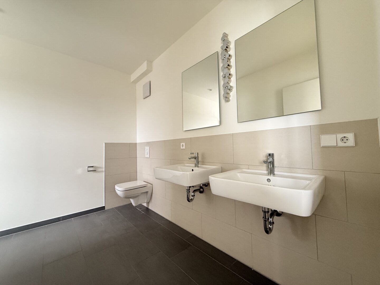 Badezimmer Ansicht 1