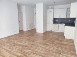 Beispiel Wohnzimmer + Küche.