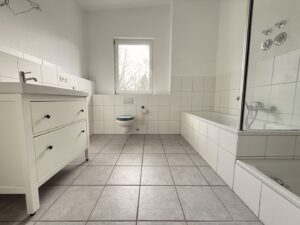 Badezimmer Ansicht 2