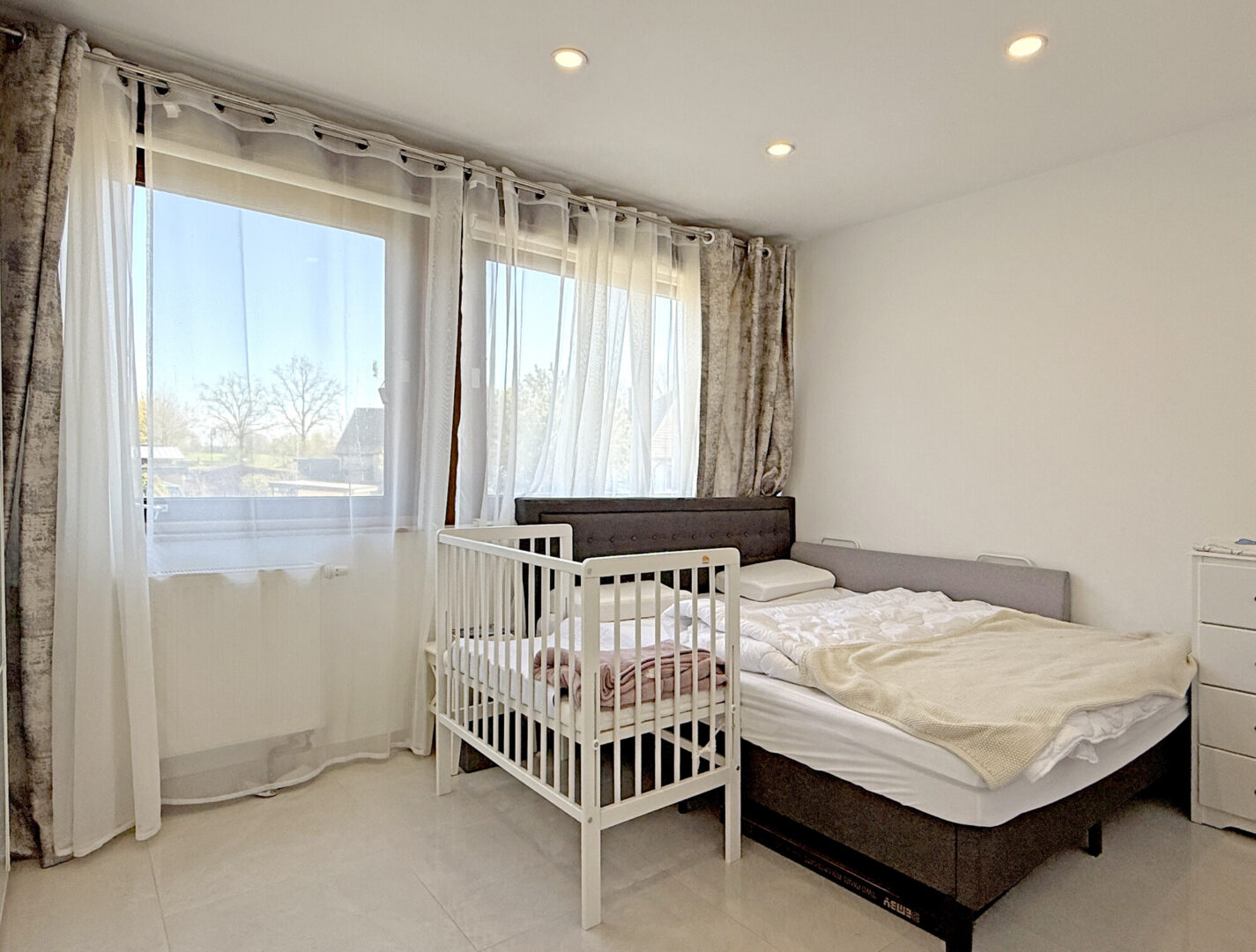 Schlafzimmer__EG