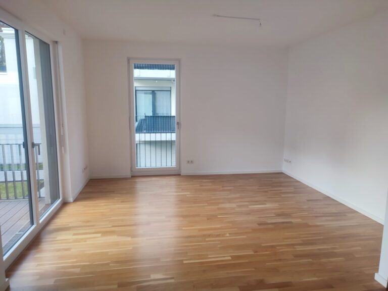 Beispiel Wohnzimmer + Balkon