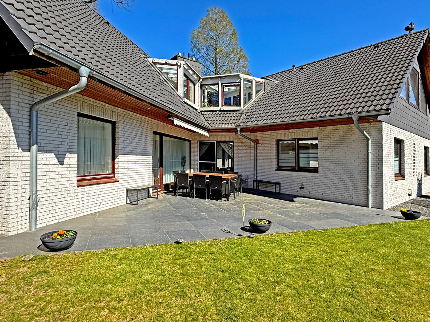 Haus und Terrasse