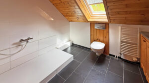 Badezimmer OG (Haushälfte 1)