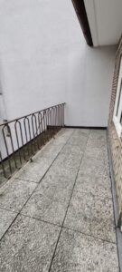 rückwärtige Terrasse