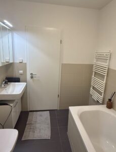 Badezimmer mit Wanne