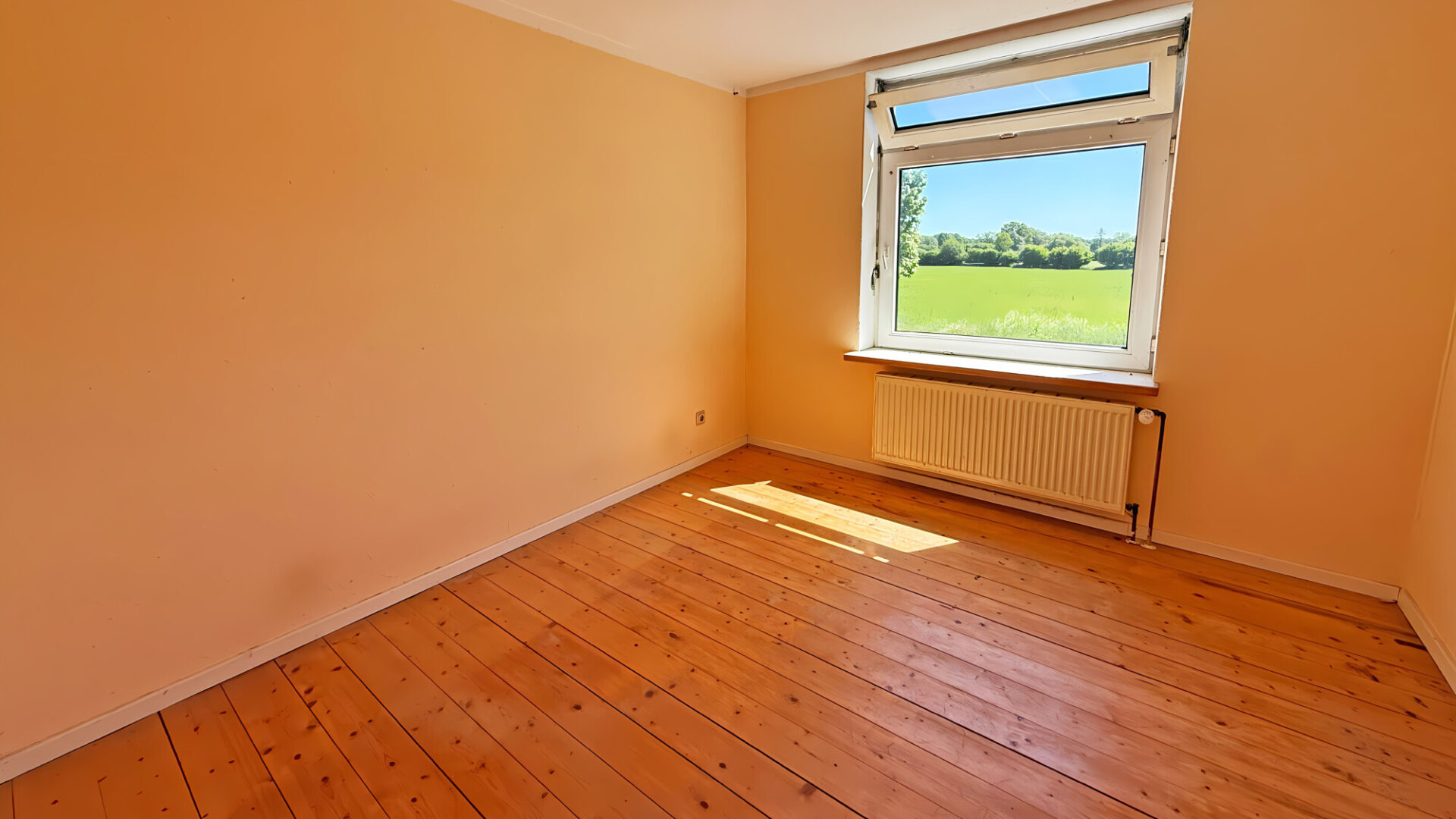 Zimmer 1, OG