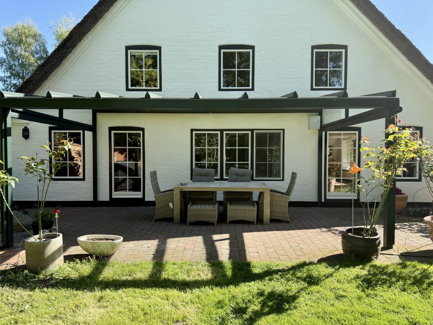 Überdachte Südterrasse