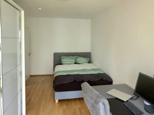 Schlafzimmer 1