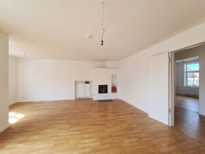 Wohnzimmer mit Kamin