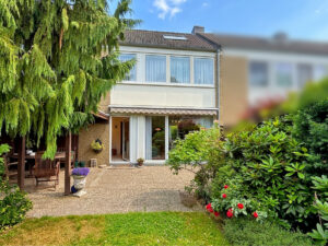 Haus und Terrasse