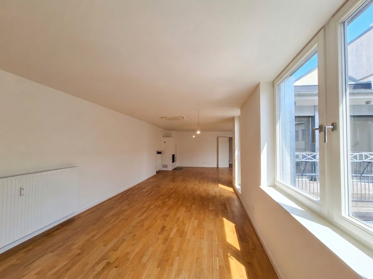Essbereich/Durchgang zum Wohnzimmer