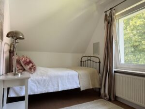Schlafzimmer 5