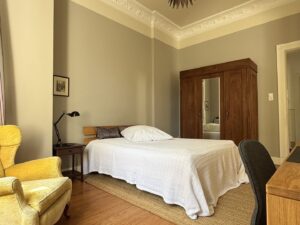 Schlafzimmer 4