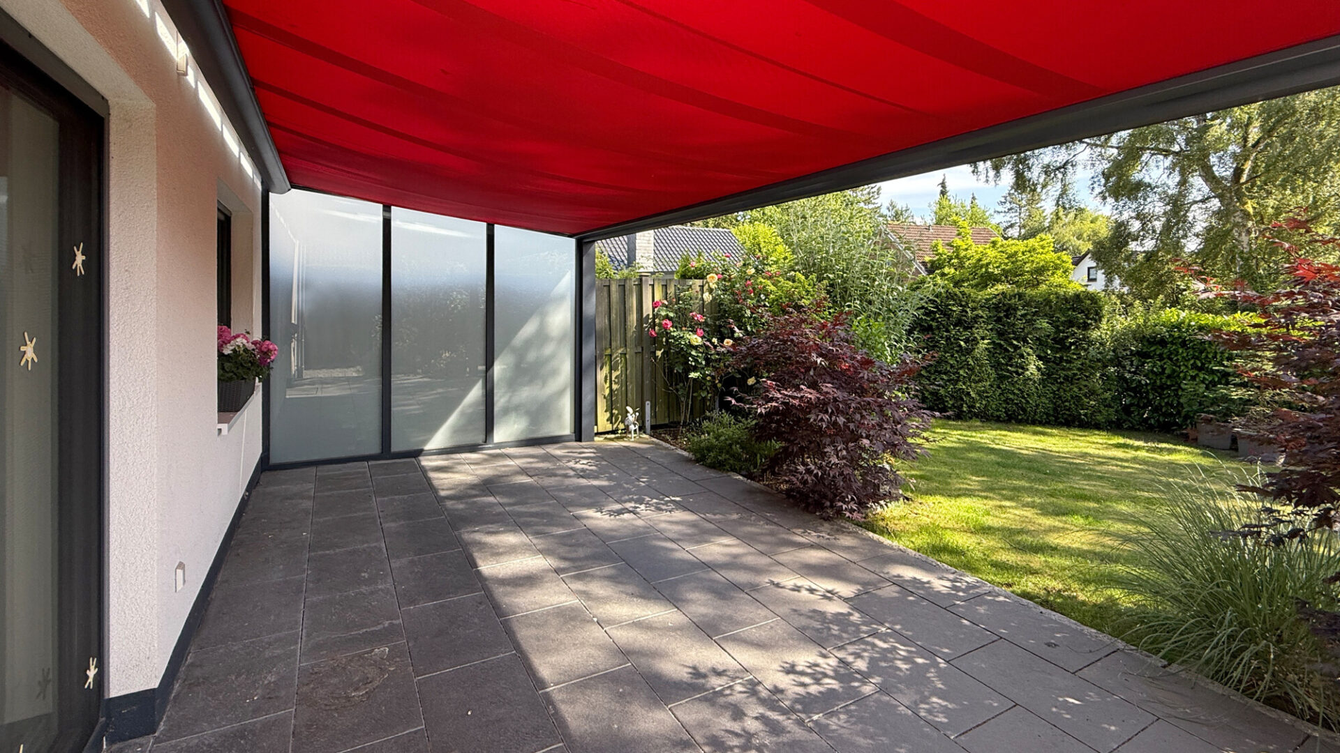 Terrasse (mit Überdachung)