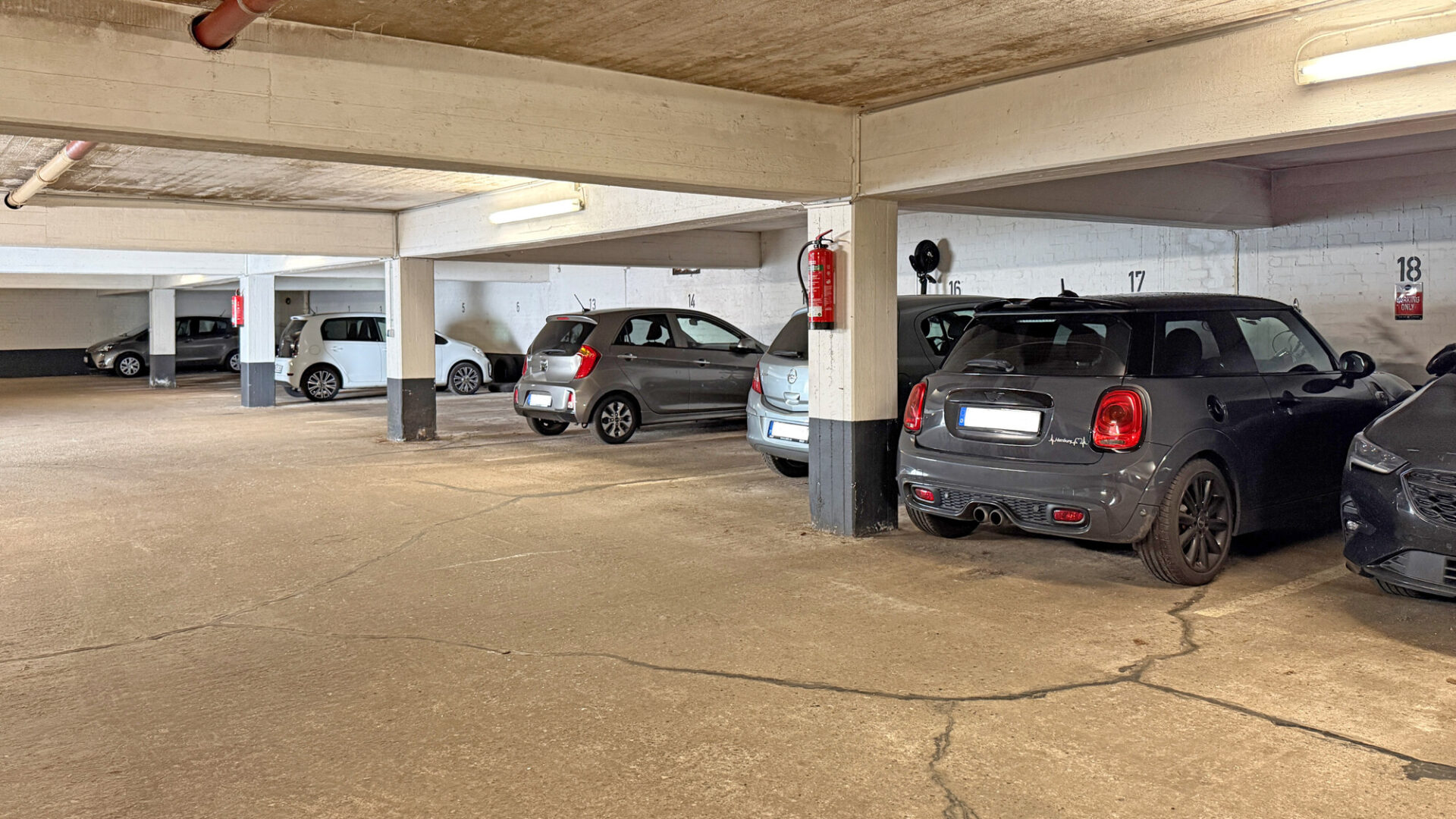 Tiefgaragenstellplatz