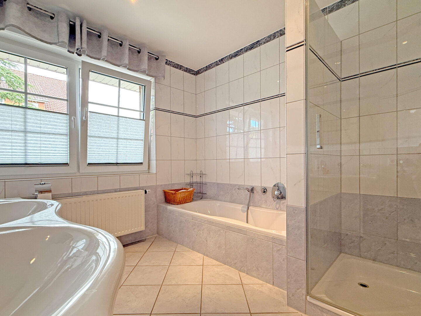 Badezimmer EG