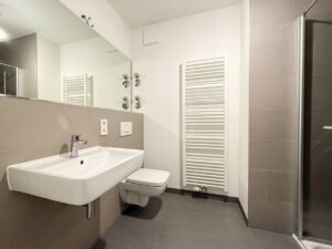 Bad mit Dusche