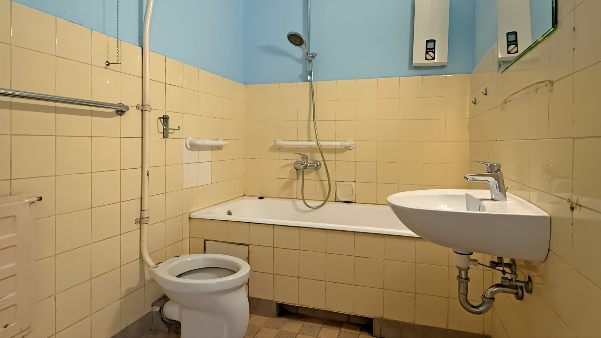 Badezimmer (OG)