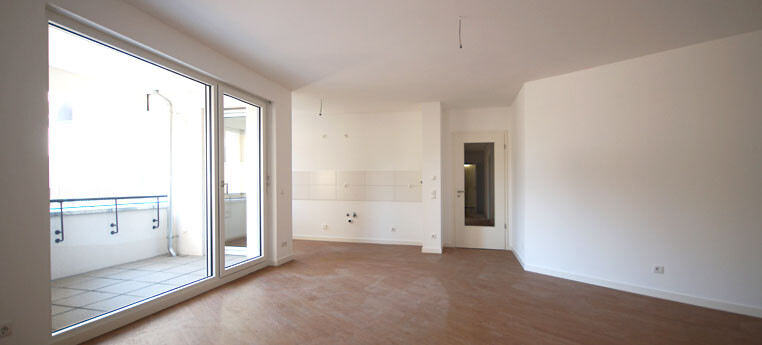 Wohnzimmer-Kueche-Balkon