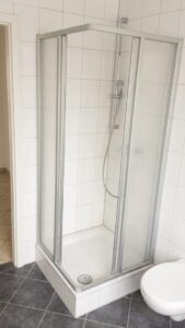 Beispiel Badezimmer - KI-generiert