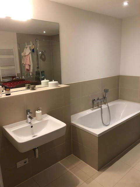 Bad mit Wanne