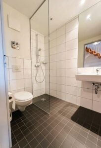 Badezimmer (2) - KI-generiert