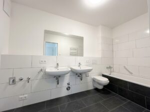 Bad mit Badewanne