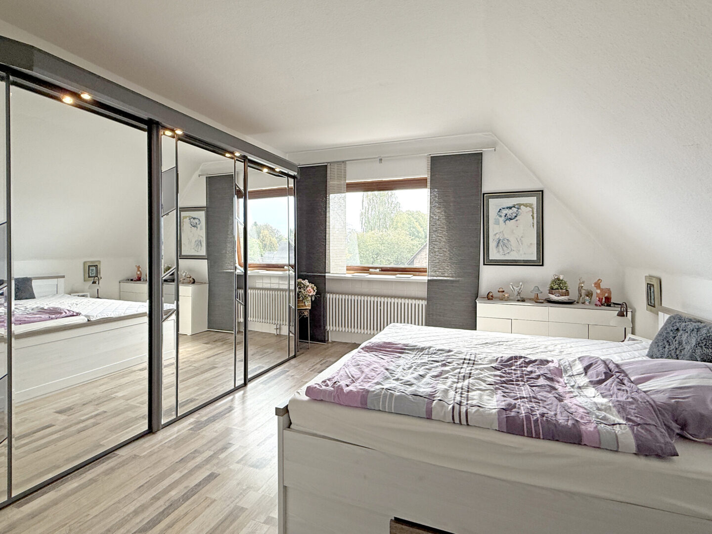 Schlafzimmer DG