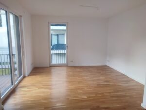 Wohnzimmer + Balkon