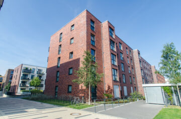 Helle Erdgeschosswohnung mit Terrasse in zentraler Lage, 22303 Hamburg, Erdgeschosswohnung