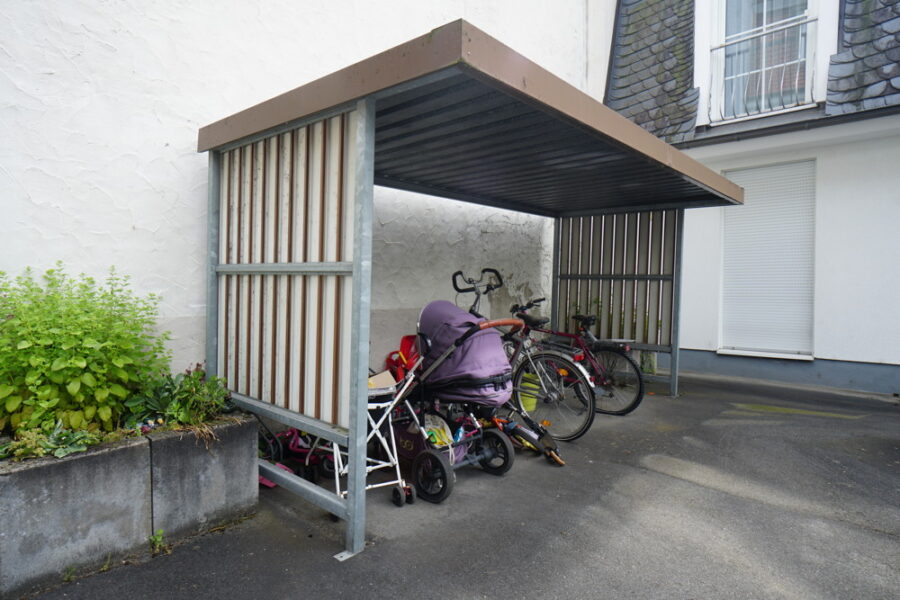 Helle Wohnung mit Balkon, Keller und Stellplatz im Herzen Eltvilles - Fahrradabstellplatz