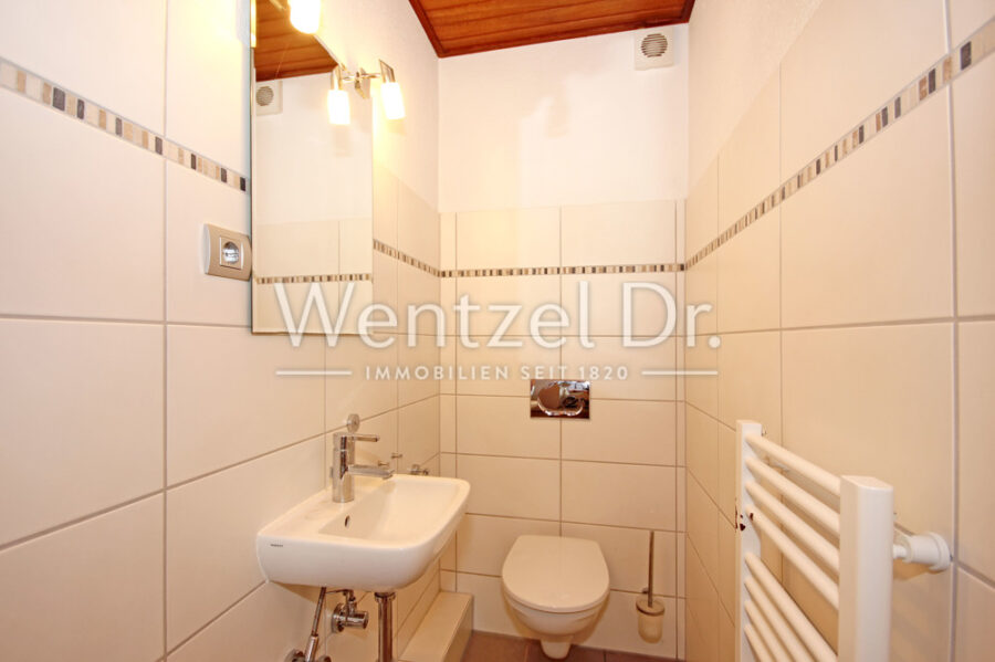 PROVISIONSFREI für Käufer – Großzügiges Zweifamilienhaus mit Vollkeller in schöner Glinder Wohnlage - Gäste WC
