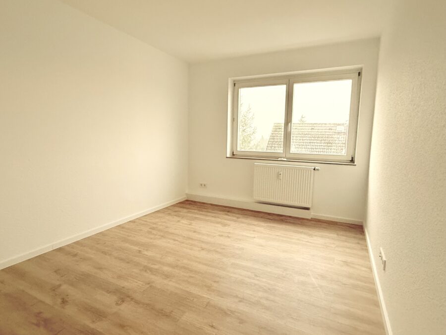 Tolle 2 ZKB mit Balkon in Walluf - Erstbezug nach Sanierung - Schlafzimmer