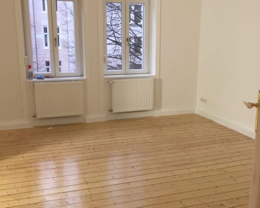 Herrliche 3 ZKB2B Altbauwohnung - Wohnzimmer