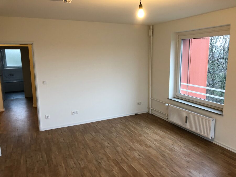 Moderne Familienwohnung mit Balkon - Mitten in Ahrensburg - Wohnzimmer