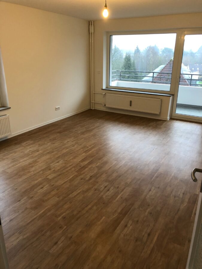 Moderne Familienwohnung mit Balkon - Mitten in Ahrensburg - Wohnzimmer