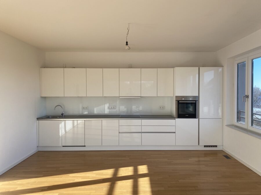 Moderne Familienwohnung mit Balkon im Alten Güterbahnhof - offene Küche Beispielfoto