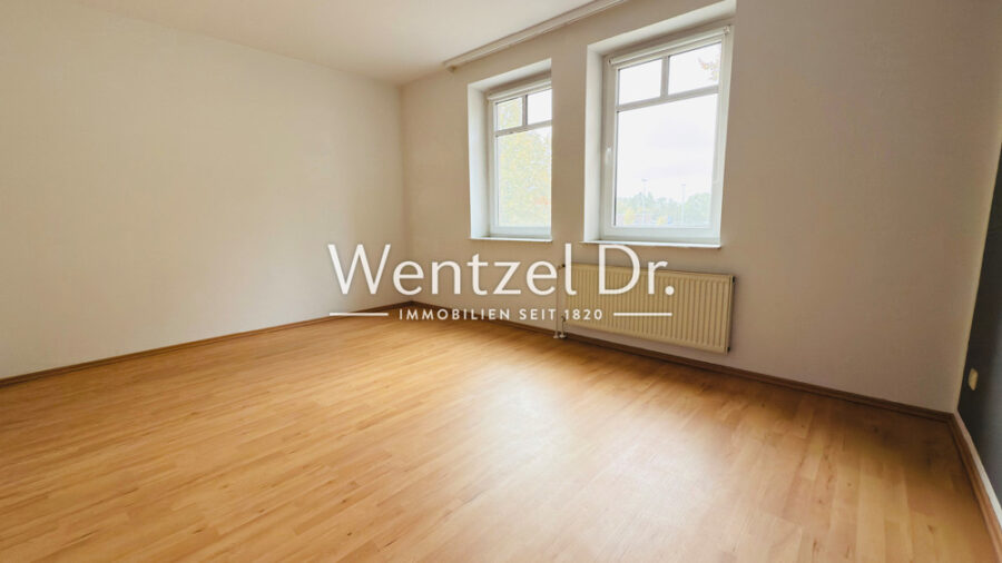 Helle und gepflegte 2-Zimmer Wohnung am Tröndelsee mit Balkon und Garage – sofort bezugsfertig - Schlafzimmer.