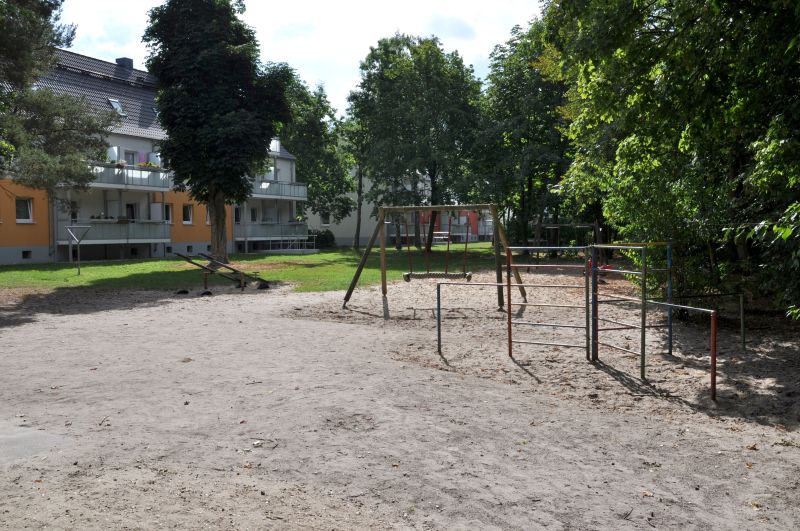 Helle 2,5-Zimmerwohnung mit Balkon in Tornesch - Spielplatz