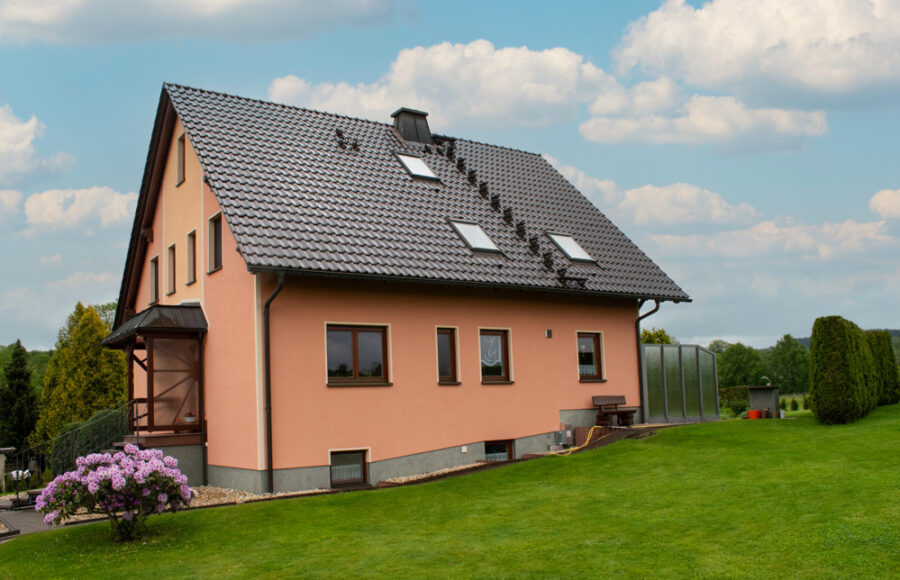 Traumhaftes Mehrgenerationenhaus in Zwönitz - Seitenansicht