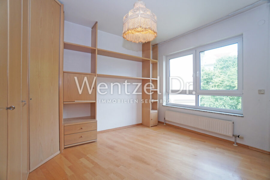 Helle 3 Zimmer Wohnung mit Balkon und TG-Stellplatz in zentraler Lage von Rüdesheim - Büro