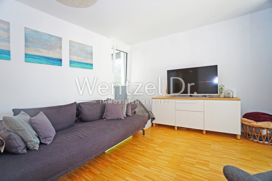 Moderne 3-Zimmer-Wohnung mit 3 Balkonen und Tiefgaragenstellplatz in Mainz Gonsenheim - Wohnbereich