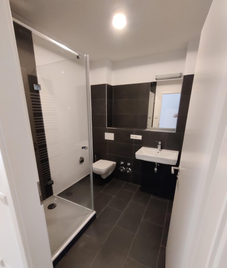 Ihr neues Zuhause in Hannover! 2 Zimmerwohnung zum Wohlfühlen! - Beispiel Badezimmer