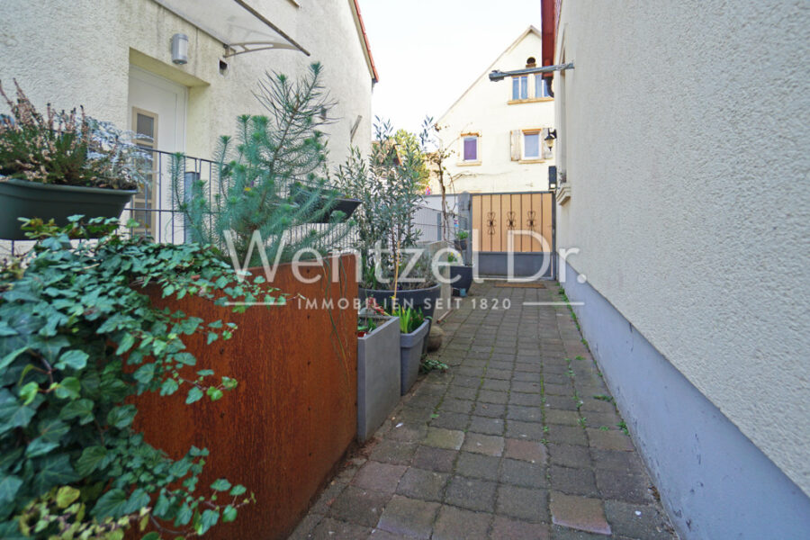 Einfamilienhaus in zentraler Lage von Nierstein - Zugang zum Hof